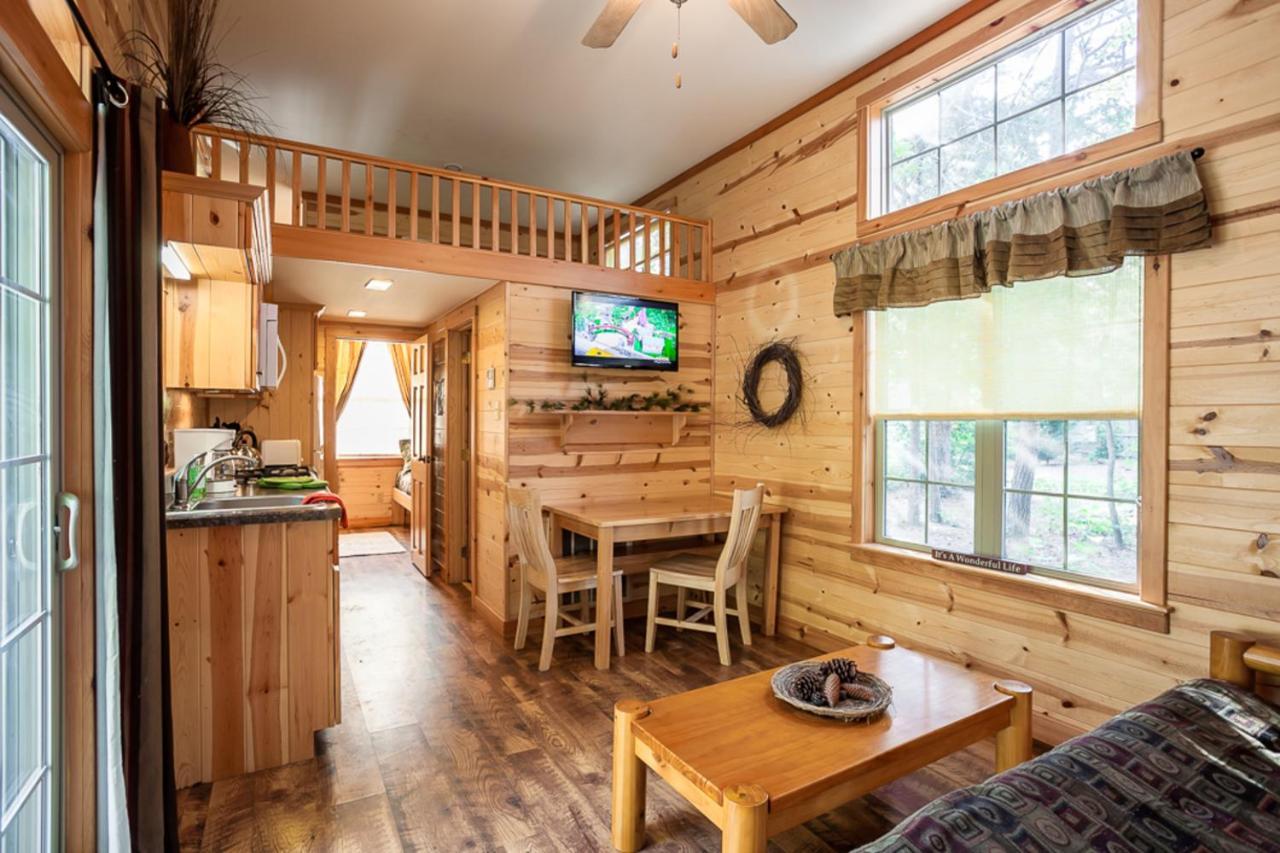 Lakefront Cottage with Loft (Pets Allowed)